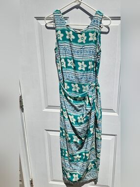 Maggy London Silk Wrap Dress Size 8 Floral Beach Cruise Vacation Summer